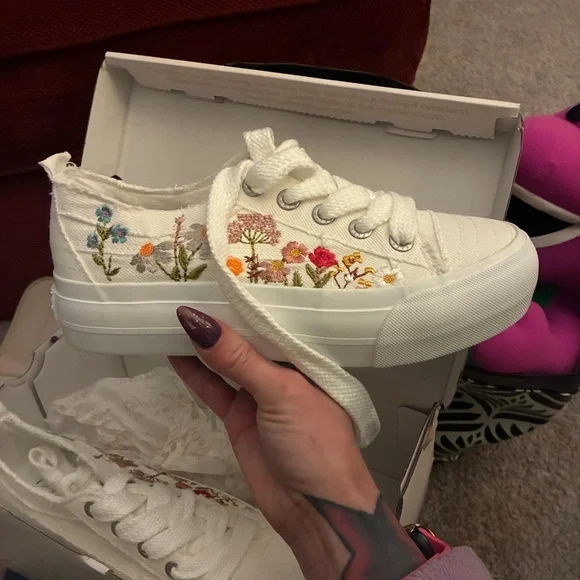 Floral Embroidered Blowfish Sneakers - Picture 2 of 6